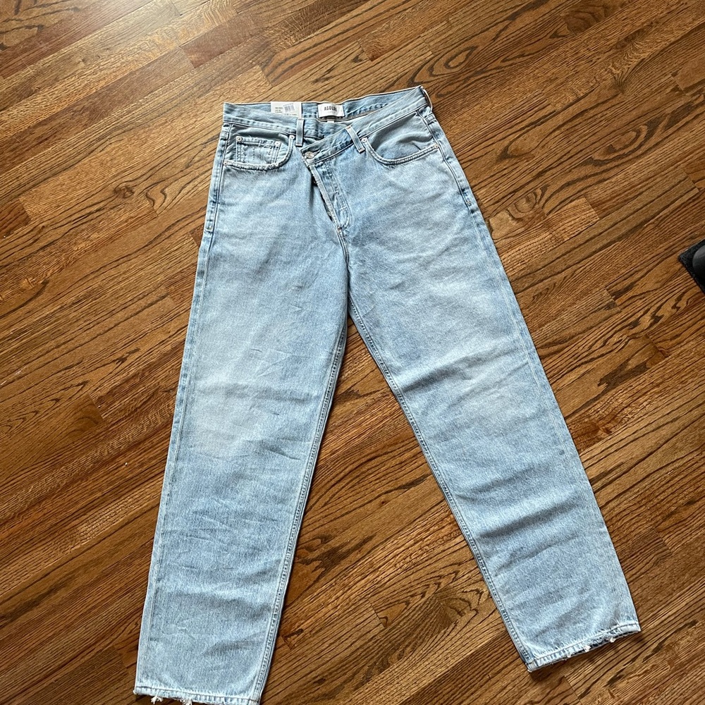 Crisscross Upsize High Waisted Jeans